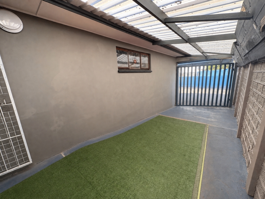 4 Bedroom Property for Sale in Nahoon Beach Eastern Cape
